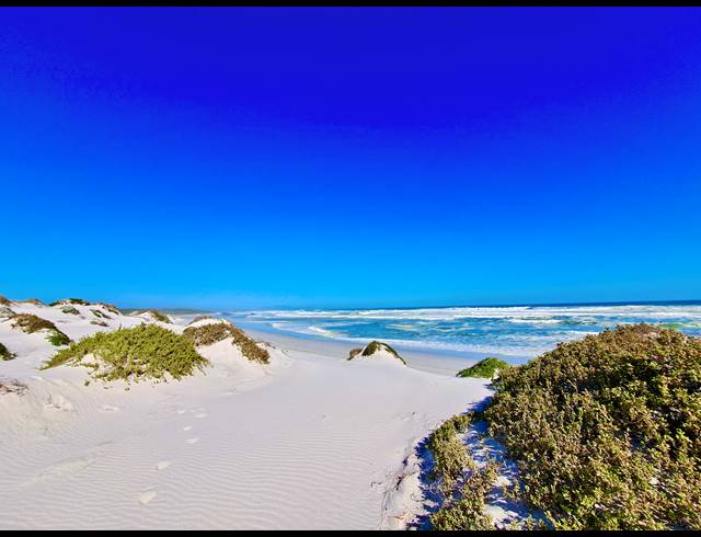 800M² VACANT LAND FOR SALE IN GROTTO BAY